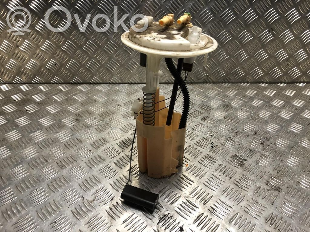 Bomba interna de combustible   77010YV010,77010YV010
