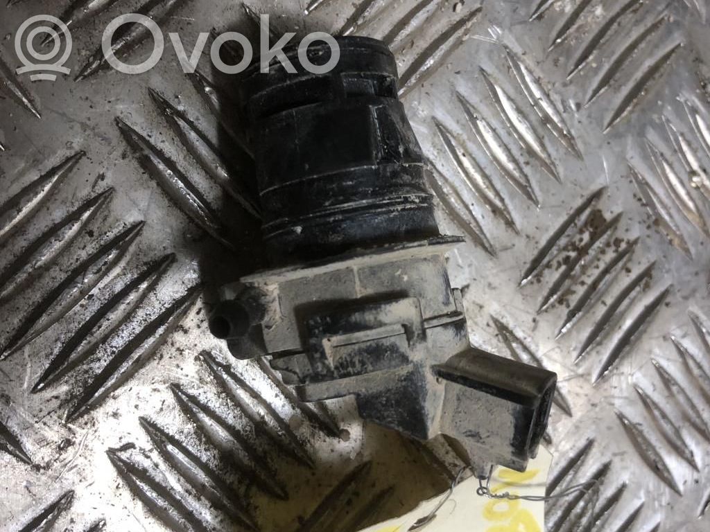 Toyota RAV 4 (XA30) Pompa lavavetri parabrezza/vetro frontale 