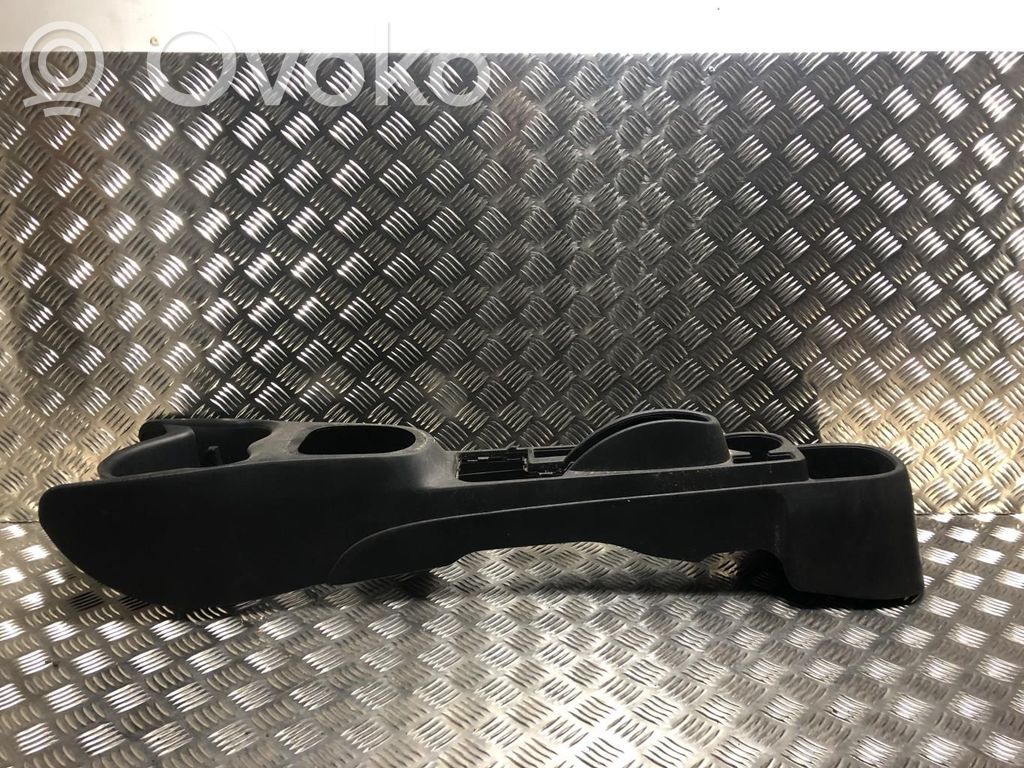 Toyota Yaris Tunel środkowy 