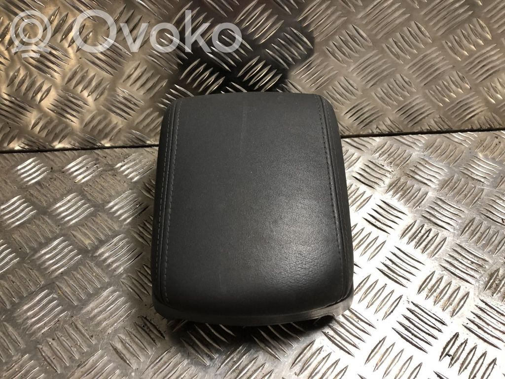 Volvo C30 Reposabrazos 