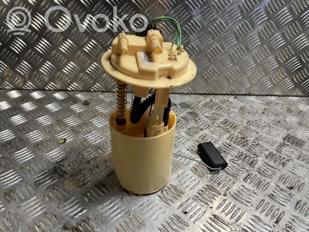 Citroen Xsara Picasso Pompa paliwa w zbiorniku 