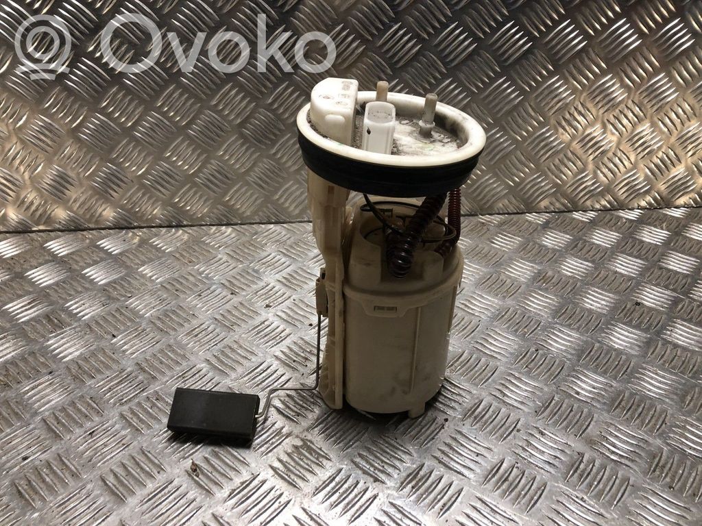 Audi TT Mk1 Pompa paliwa w zbiorniku 