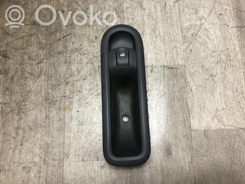 Electric window control switch   8200214936,8200214936