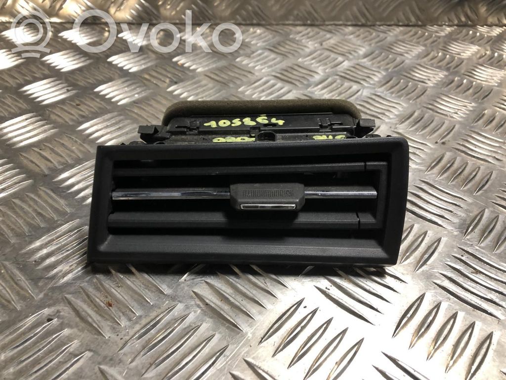 Seat Arona Rejilla de ventilación central del panel 