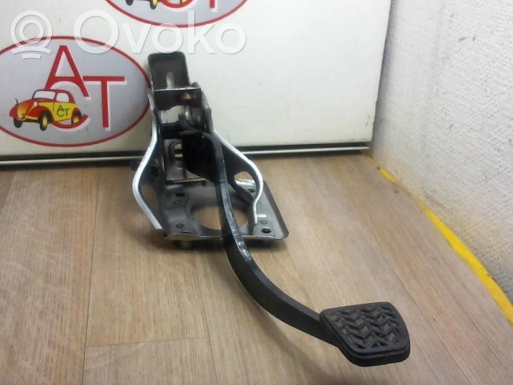 Toyota Corolla Verso AR10 Pedală ambreiaj 
