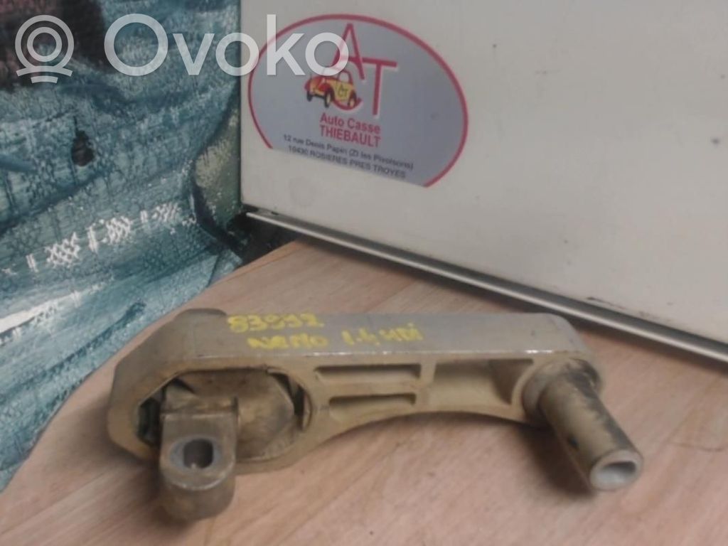 Gearbox mounting bracket