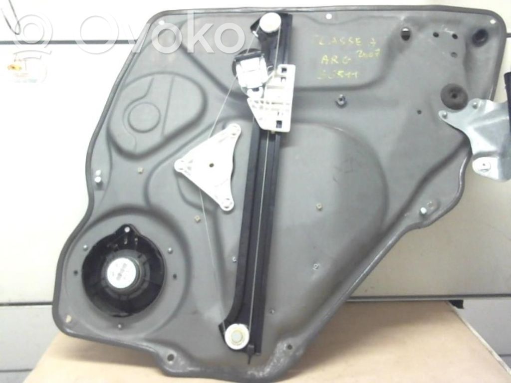 Mercedes-Benz A W169 Regulador manual de la ventanilla trasera 