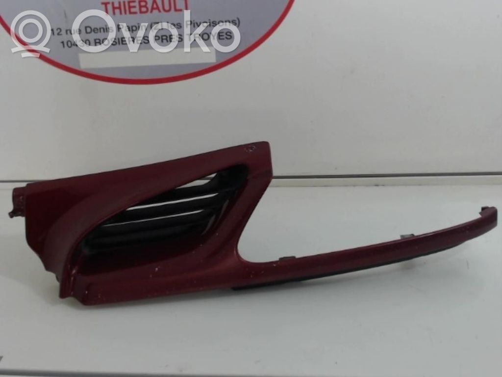 Renault Megane I Grotelės apatinės (trijų dalių) 