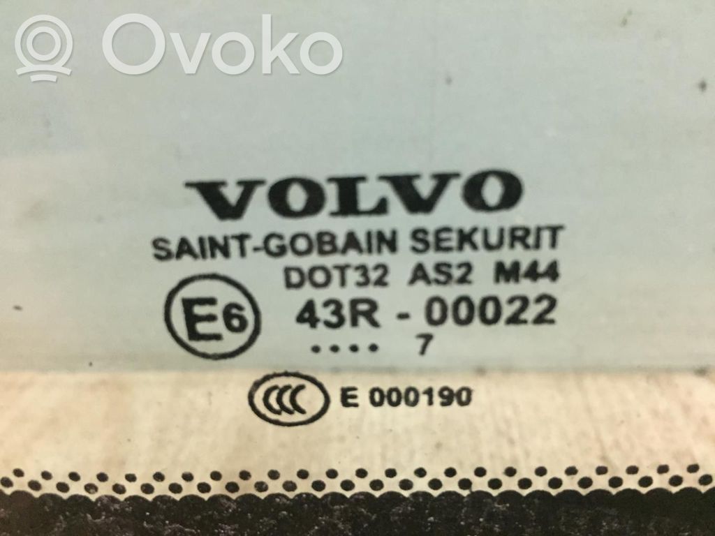 Volvo V50 Rear side window 