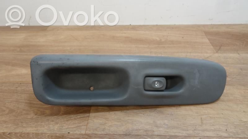 Interruptor del elevalunas eléctrico   8200189836,8200189836