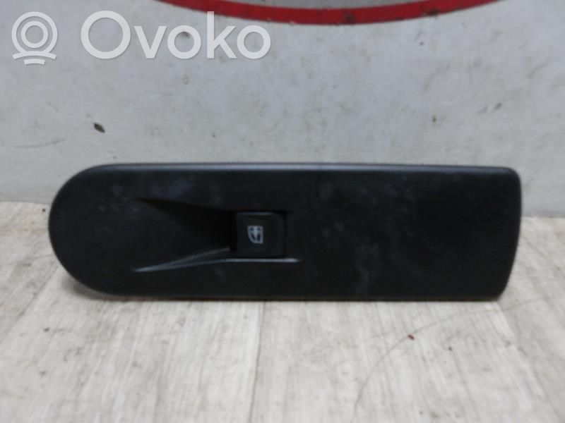 Renault Clio IV Przyciski szyb