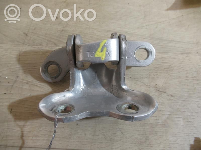 Toyota Corolla Verso AR10 Etuoven saranasarja