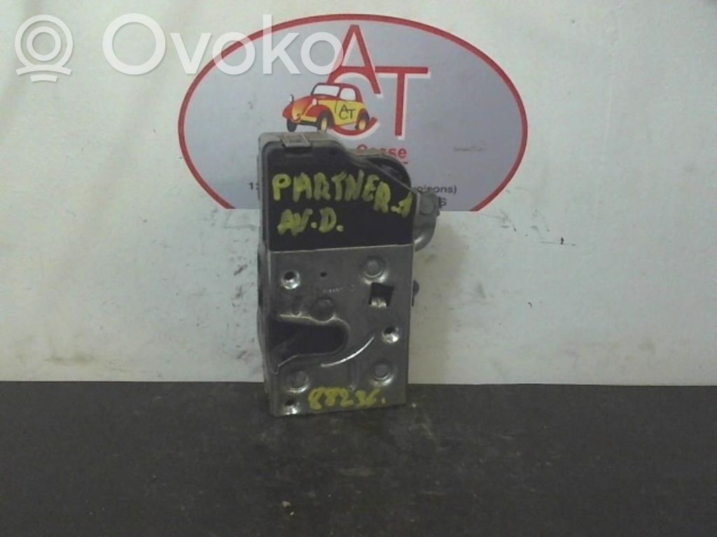Peugeot Partner Front door lock 