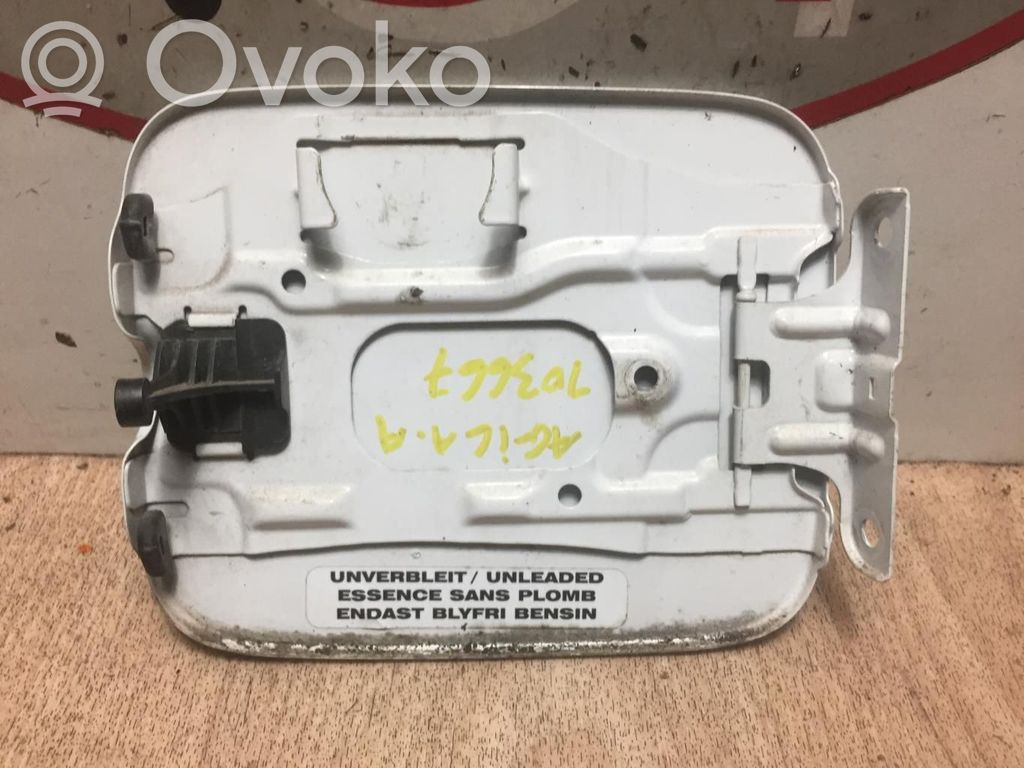 Klapka wlewu paliwa