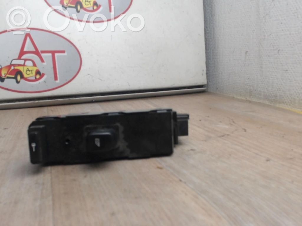 Volvo V70 Electric window control switch 