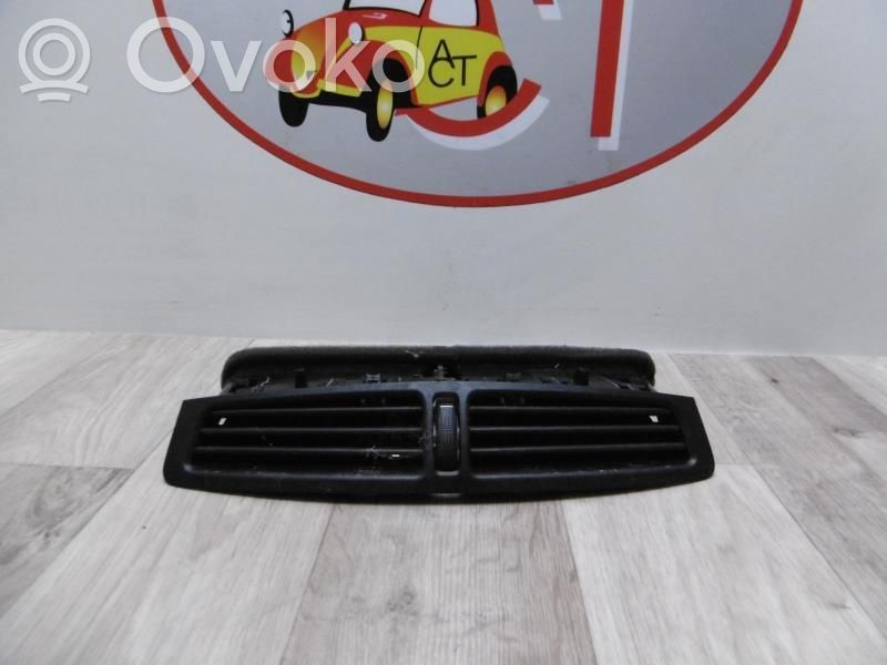 Moldura protectora de la rejilla de ventilación del panel