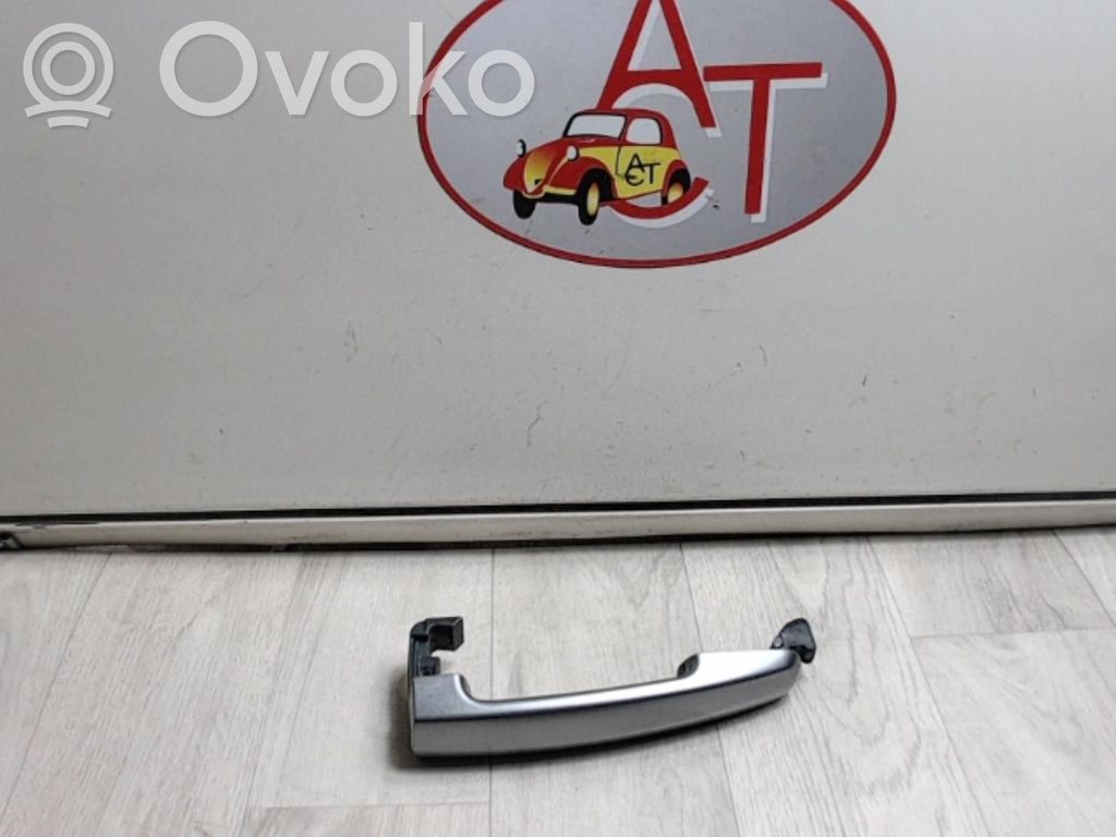 Suzuki Swift I Klamka zewnętrzna drzwi tylnych 