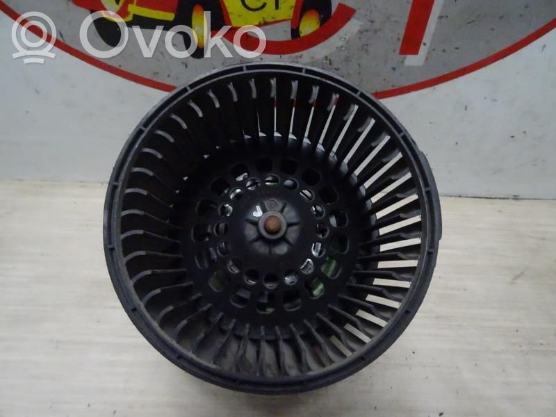 Renault Clio IV Pečiuko ventiliatorius/ putikas 