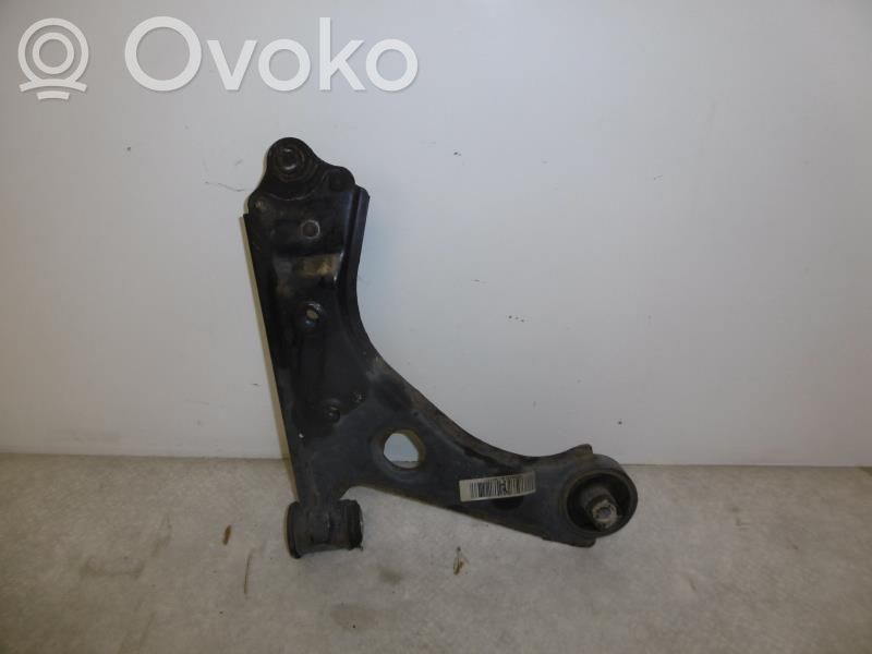 Fiat Punto (199) Рычаг 
