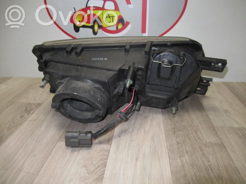 Nissan Primera Geam far
