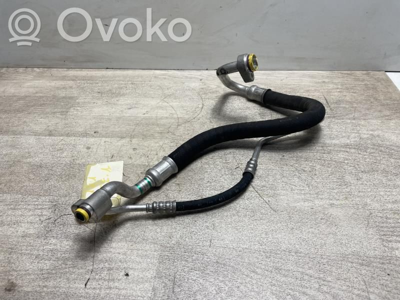 BMW 1 E81 E87 Ilmastointilaitteen putki (A/C) 