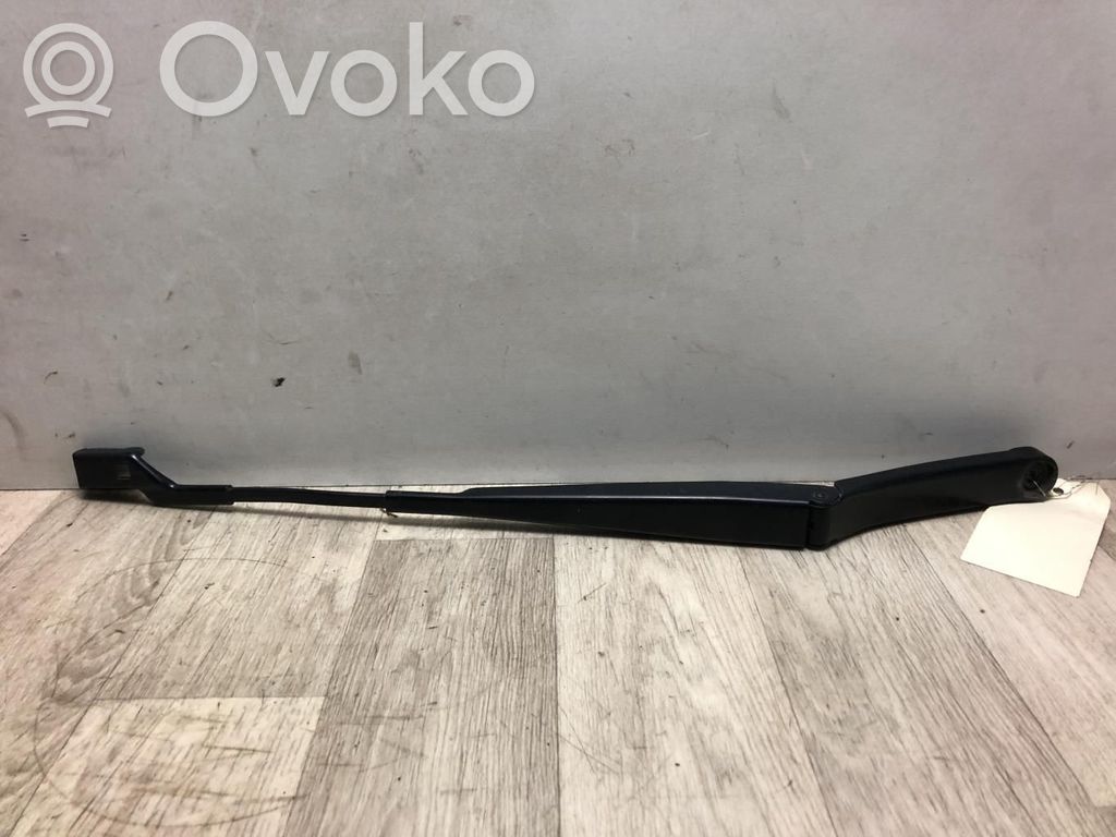 Volkswagen Scirocco Front wiper blade arm 