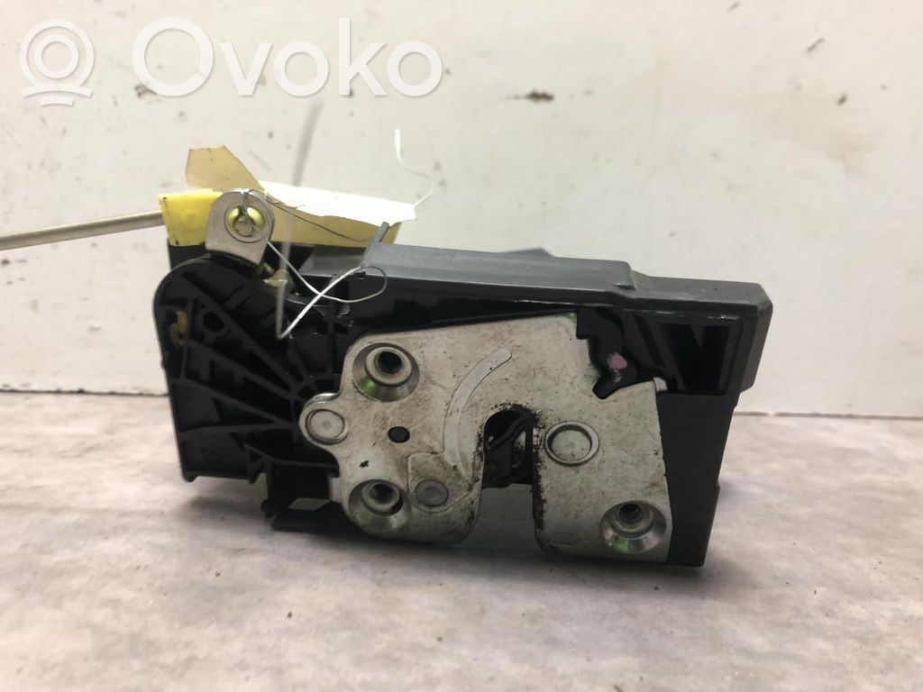 Takaoven lukko   825033585R,825033585R