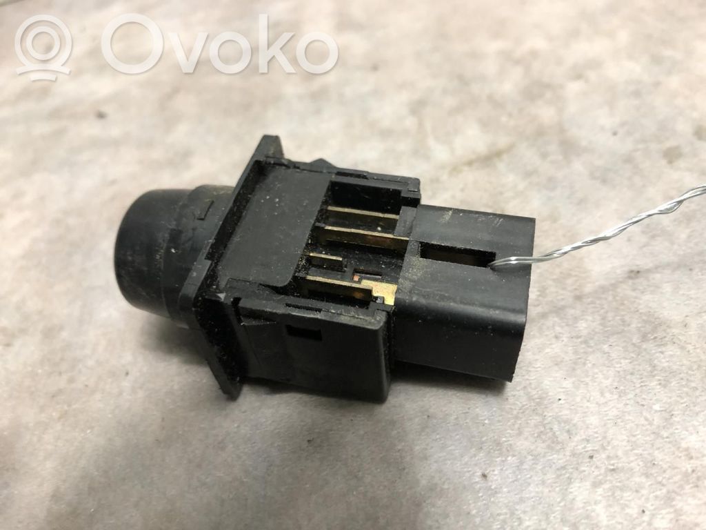 Mitsubishi L200 Przycisk / Przełącznik ogrzewania szyby przedniej / czołowej 