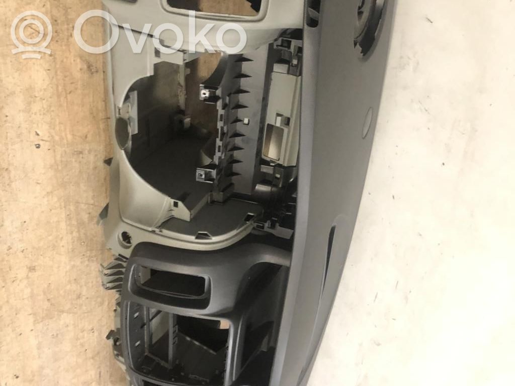 Renault Trafic II (X83) Dashboard 