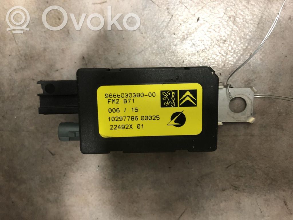 Citroen C4 II Antena de radio 