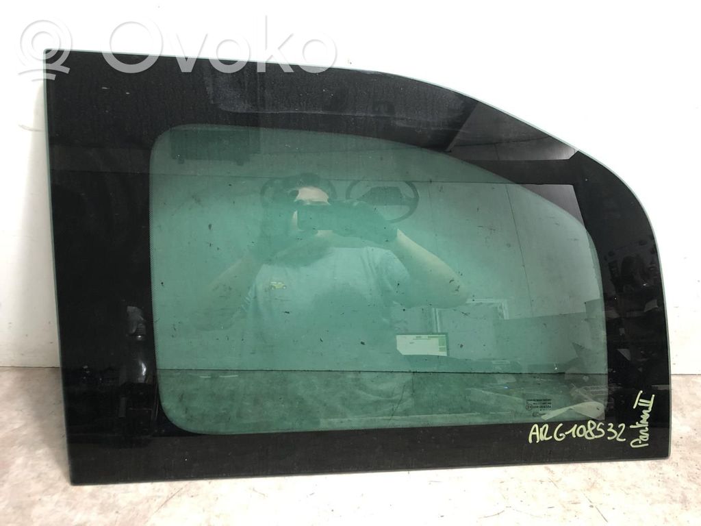 Rear side window   8569VF,8569VF