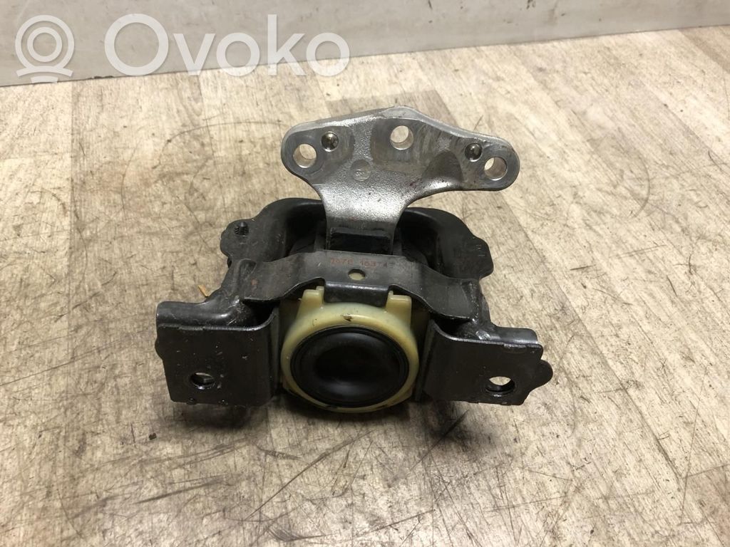 Citroen C3 Engine mount bracket 