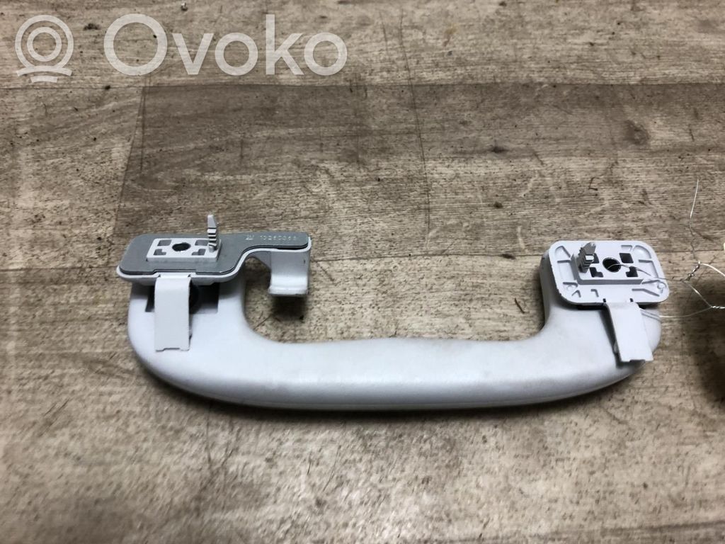 Opel Corsa E A set of handles for the ceiling 