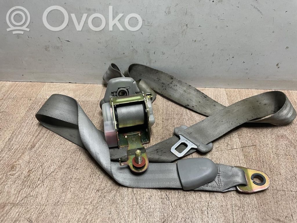 Hyundai Trajet Cinturón trasero 