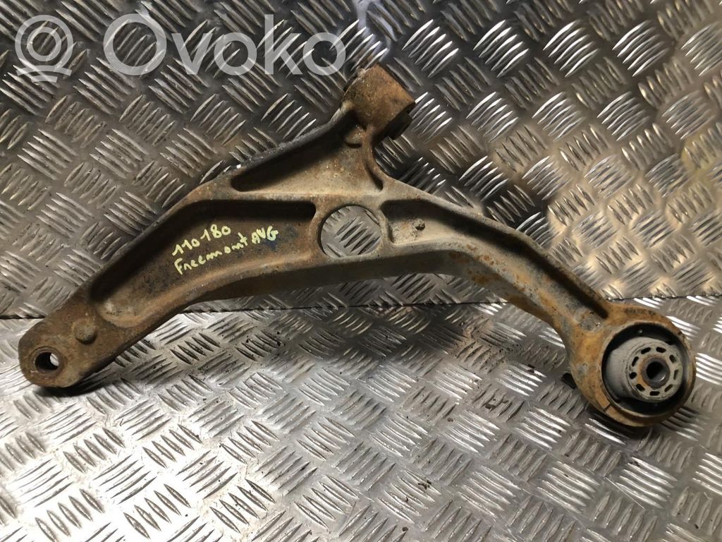 Fiat Freemont Wahacz przedni 
