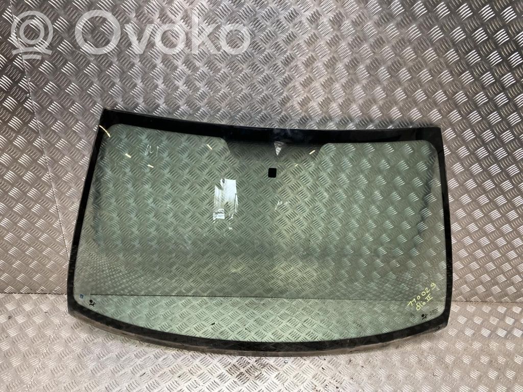 Renault Clio III Front windscreen/windshield window 