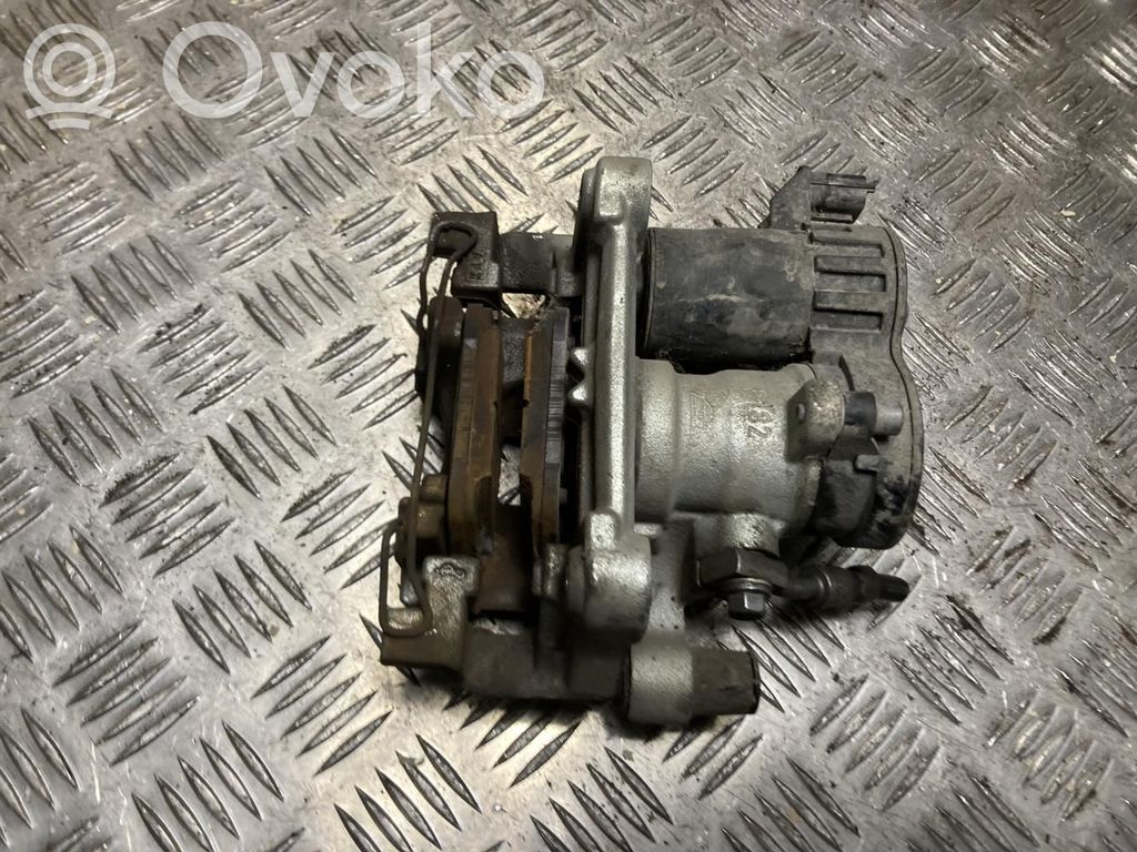 Ford Focus Задний суппорт 