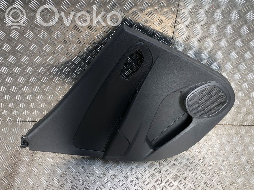 Renault Clio IV Aizmugurē apdare 