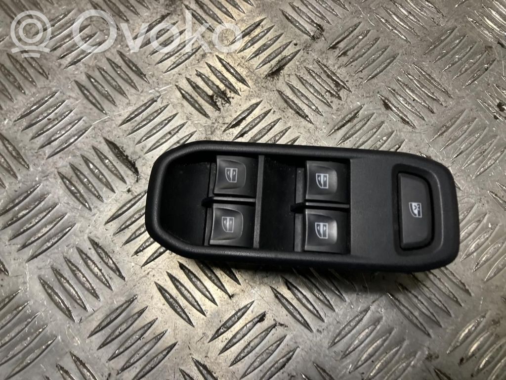 Dacia Duster Interruttore di controllo dell’alzacristalli elettrico
