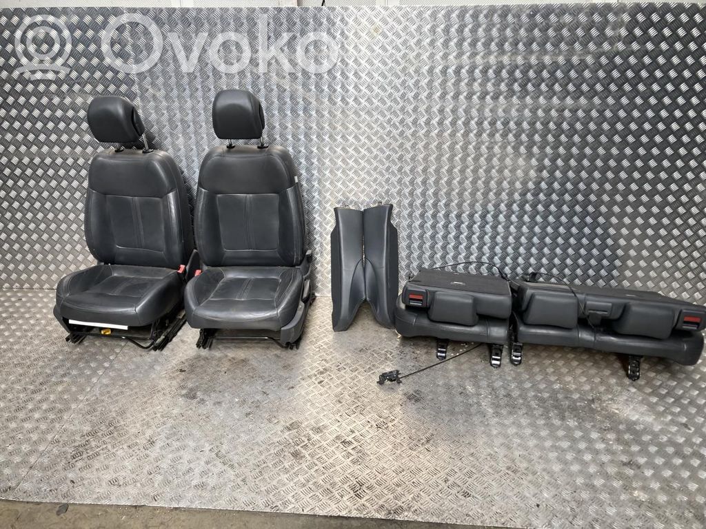 Peugeot Partner III Juego interior 