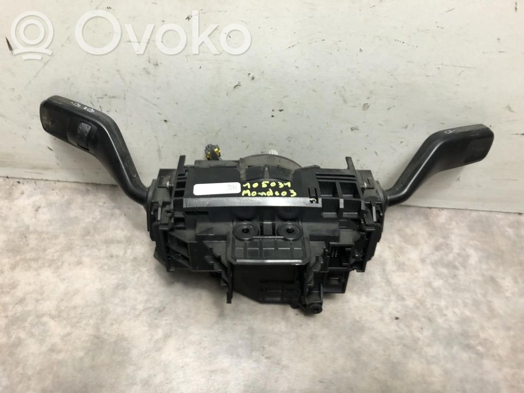 Ford Mondeo MK IV Butoane/comutatoare pe volan
