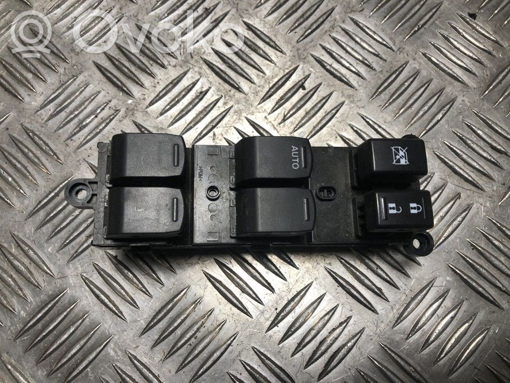 Suzuki Swift III Przyciski szyb
