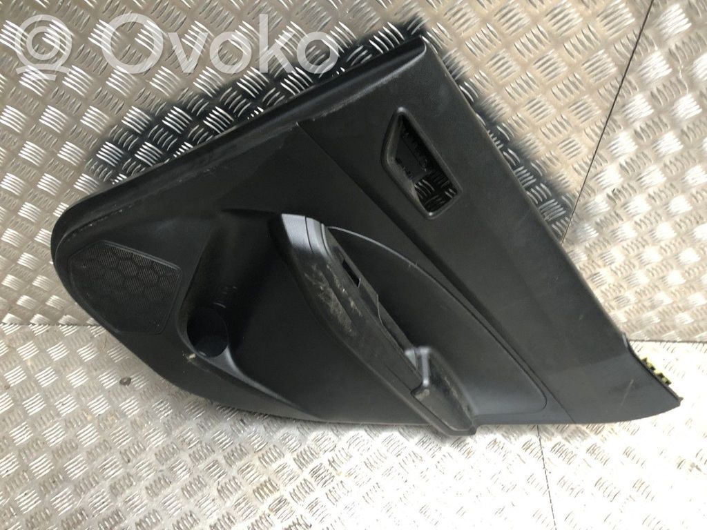 Suzuki Swift III Galinė apdailos juosta 