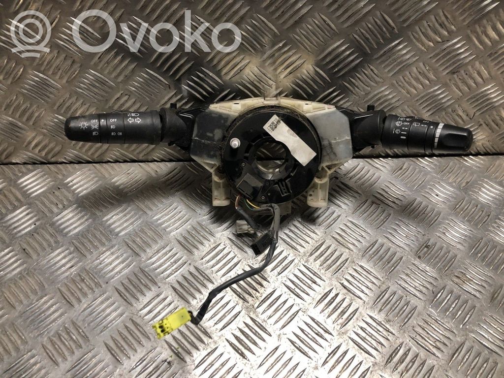 Nissan Terrano Butoane/comutatoare pe volan 