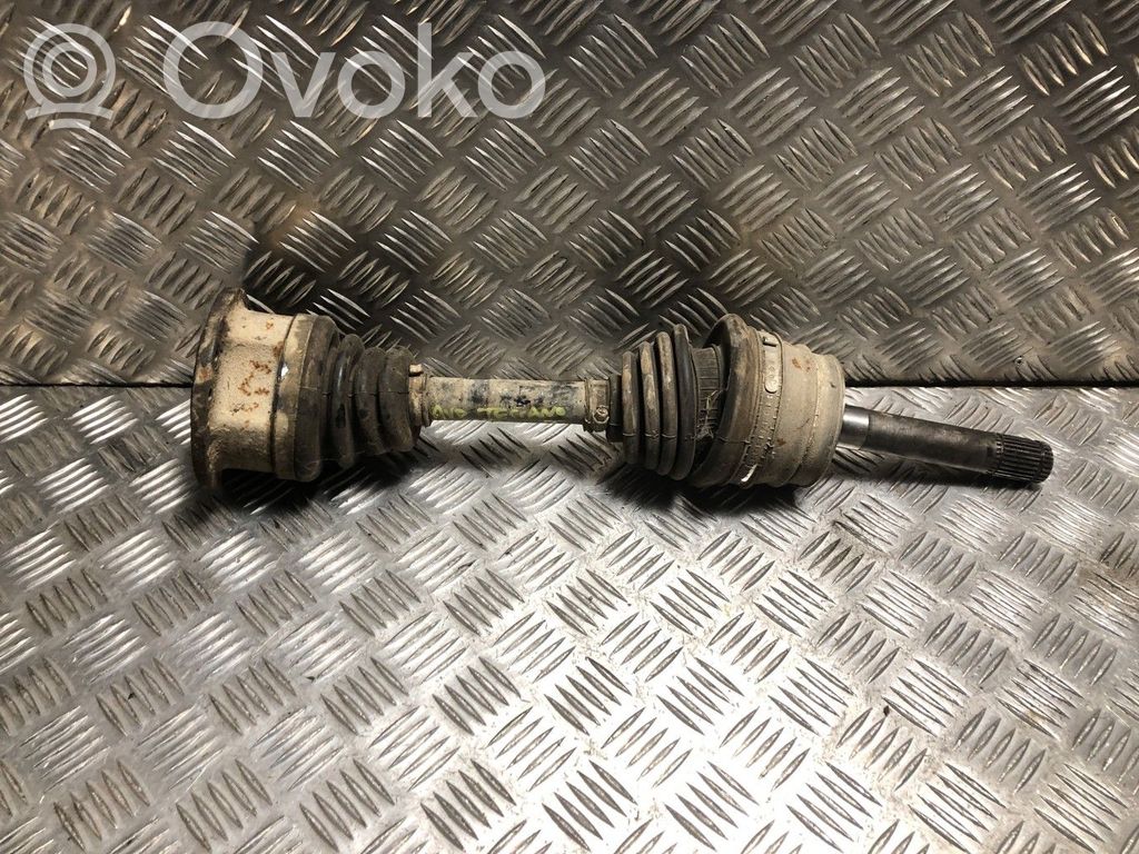 Nissan Terrano Kardāns komplektā 