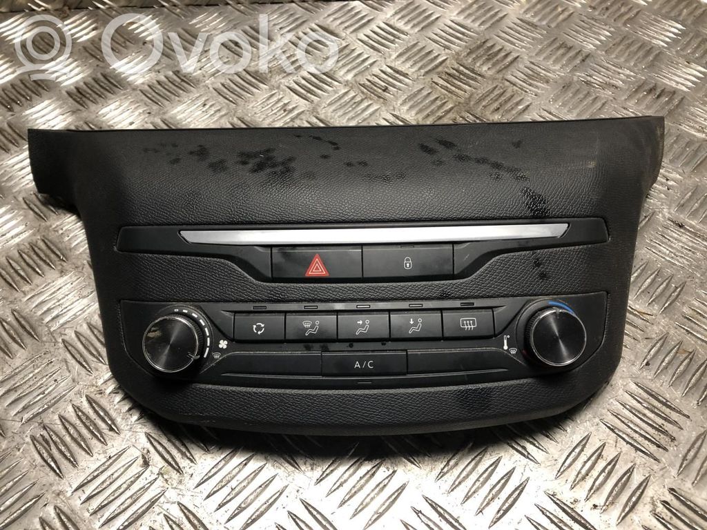 Peugeot 5008 II Climate control unit 