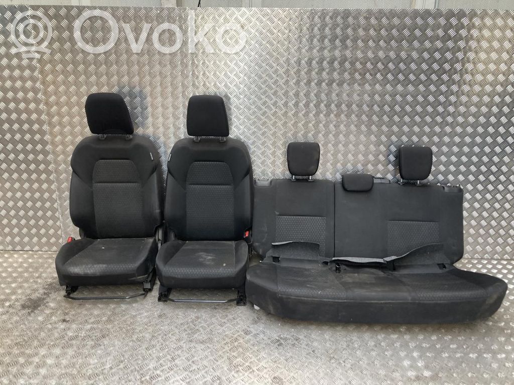 Suzuki Swift III Juego interior 