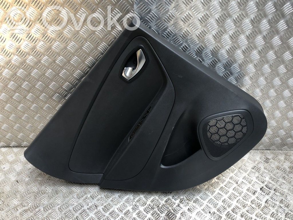 Renault Captur Aizmugurē apdare 