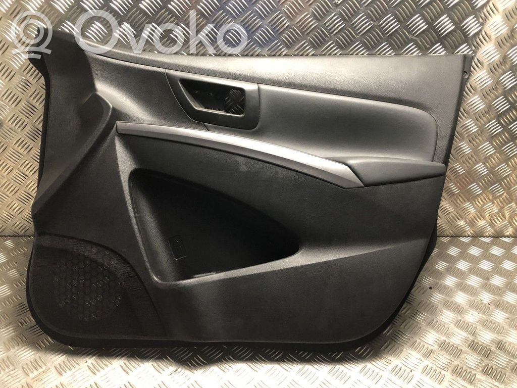 Suzuki SX4 S-Cross Boczki / Poszycie drzwi przednich 