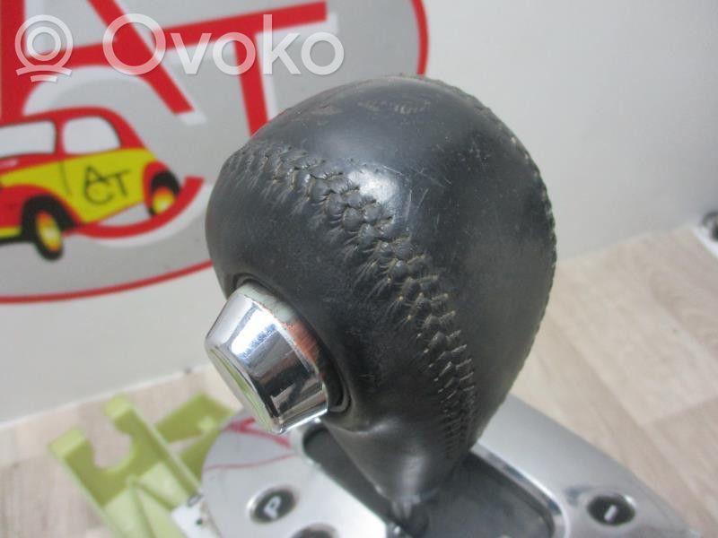 Hyundai Santa Fe Lewarek zmiany biegów / dolny 
